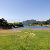 长潭水库边鱼岙村景色