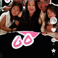 �ν�������ɹȫ�Ҹ���������Ů�����˶������裬һ����ڳ��Ҹ�