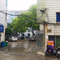 ���Ҷ��ǽֵ�������·407�� ����700ƽ�ֿ����