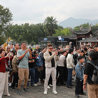 �Ⲩ ��������������̨�ݸ��ǽ�ס�ˣ�