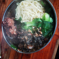 �������ʲô��Ⱥ��С������·�޵������óԵ�һ���ִ���