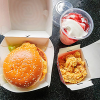 [�����ʲô]���������KFC+��ݮ