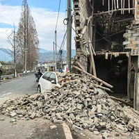 ������ŵ�ɲ�����γ�ת��ʱײ��̨��һ���˾�ס�ķ���