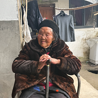 ̨��101������������ɣ�ÿ��˯ǰҪ�ȶ����ƾƣ����ٸ�ð