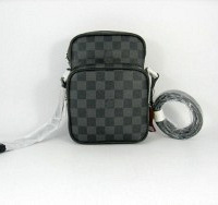 GUCCI   Louis Vuition ·
