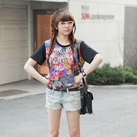 ��һ��Ů���� ӡ��T+ţ�ж̿�+����