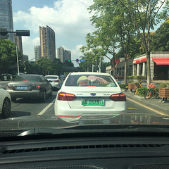 车牌折一下是为什么？