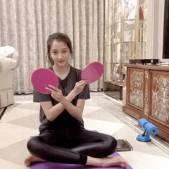 关晓彤在家健身，长腿细腰让人嫉妒，豪宅曝光超奢华