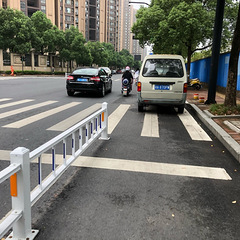 三墩金篷街违规停车