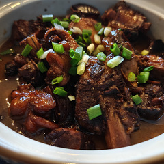 日常一菜：红烧肉烧小乌贼