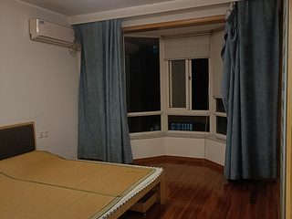 出租，光明小区，2室一厅一个小书房，精装修，可以看房。