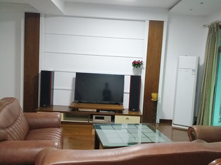 出租，名都锦绣花园，3跃4层3室2厅2卫1厨2阳台，精装修家。