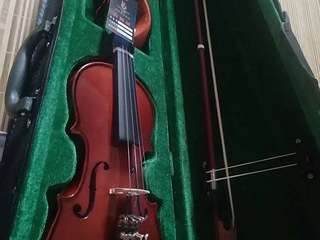 凤灵品牌1/4小提琴全新，整套齐全包括肩托和微调
