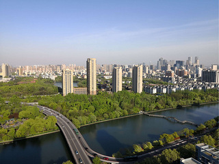 房东直租，体育场路一线河景房，近地铁站，拎包入住，可租可售