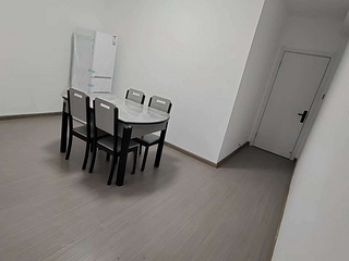 杭州地铁口两室一厅带厨卫阳台朝南1400元包物业房东直租