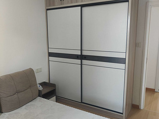 房东出租（无中介费用）次新电梯房