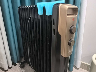 美的电热油汀取暖器