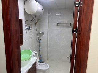 房屋出租，有单间，有套房，有仓库，价格实惠