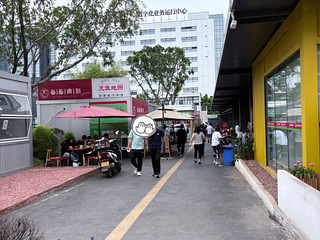 商铺出租，位置光电园三狼公园，人流大，消费需求旺盛，价格面议