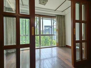 前后都带花园的房子  湘湖美之园215平方三室三卫