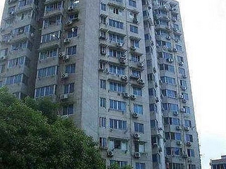 房东出租景芳五区次卧（宽带免费，楼下就是地铁站）