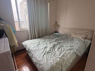 谢家湾育才中学地铁站旁一室带书房出租