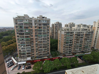 嘉绿景苑，750元，次卧，13楼，地铁口附近 ，家电家具齐