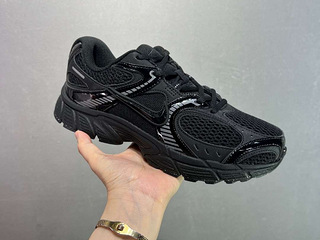 NK V5 RNR系列复古跑步鞋 145一双