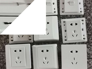   插座 六只 开关三只   2.5元