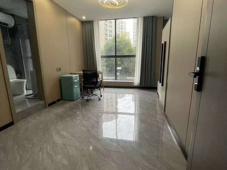  上城区｜一号线七堡地铁口附近，单间独卫，包物业停车免费民用