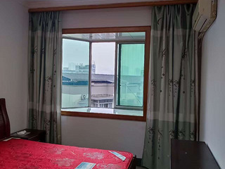 出租石桥铺白马凼3居室次卧600元
