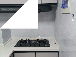 两室一厅，一厨一卫，朝南，家具齐全，有停车位，可拧包入住。