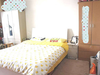 嘉绿景苑，一室一厅一厨一卫带大阳台。13楼，朝南，2200元