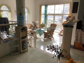 浙江农林大学1001号别墅带914平院子出租。