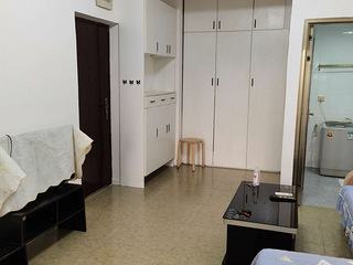 汽博旁小区一室一厅，1000出租