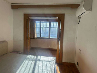 广兴新村（小河历史文化街区边上）一房一厅新鲜出租中