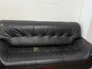 真皮沙发100元，大坪自取