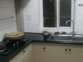 朝晖四小区三房出租