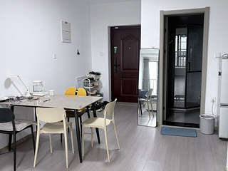 河庄地铁口精装一室一厅原户型出租(可做两房)