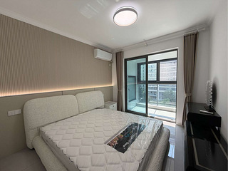 西湖区2/5线三坝，城西银泰旁，整租一室一厅带阳台燃气厨房。