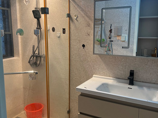 出租一套椒江区汇景名苑房产，面积100平，三室一厅一卫一厨