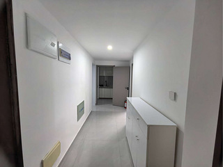 地铁3号线华丰路站，房东直租。二室一厅一厨一卫精装修出租