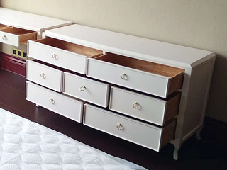 低价转让品牌家具：和贤典尚电视柜