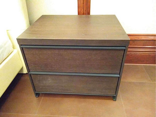 搬家转让锐驰品牌的床头柜，双抽屉，杭州滨江第六空间