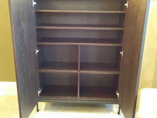 搬家转让锐驰品牌家具：装饰柜2个， 杭州滨江第六空间购买的。