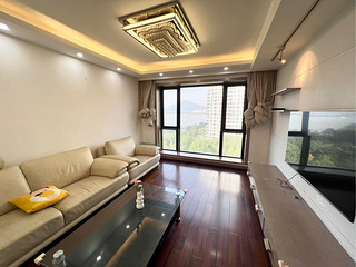 太阳国际一线江景，精装修三房两卫，保养还可以，价格非常实惠