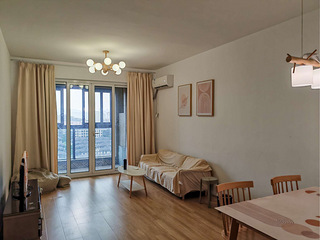 余杭未科新湖果岭，3房房东直租，奶油风3850元/月