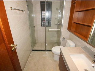 房东直租：位于之江恒大澜玉水晶熙园，118方精装，家电家具全