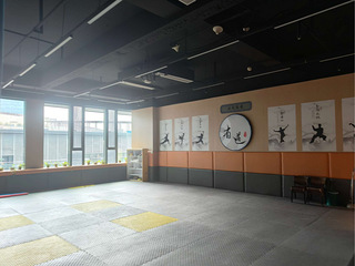 乐堤港综合体，三楼有上下水，房东直租