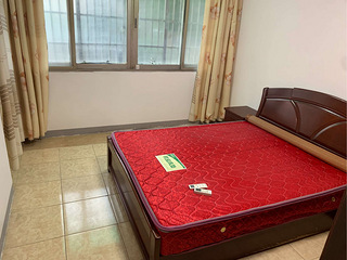 拱北小区两室一厅出租2500元每月